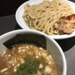 麺屋武蔵 虎嘯 - 濃厚角煮つけ麺。（950円）麺量大