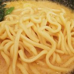 Yokohama Ie Keira-Men Rikimaruya - 麺はネッチリした食感。