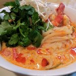 ロムアロイ - 【予約メニュー】タイラーメン：鶏とポークのだしに沢山のハーブが入って、濃厚なコク♪