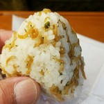 米屋のおにぎり屋　菊太屋米穀店 - ちりめん山椒ぎっしり