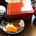 うなぎ亭 友栄 - 「上うな重」は肝吸いとおしんこ付きで4,800円