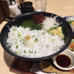 しらすと伊勢海老の 忠兵衛 - シラス丼
