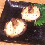 炭火串焼 初代バッジョ - 椎茸とろとろチーズ焼き