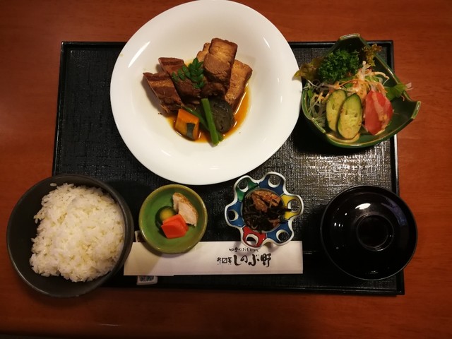 升冨 しのぶ野 - 美術館図書館前（日本料理）の写真