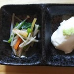 海さくら - 春菊とエノキのおひたし、チーズ豆腐。