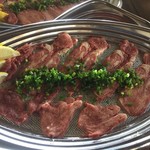 肉の菊貞 - 薄切りタン