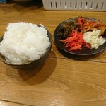 豚骨ラーメンとまぜそば 池めん - まずは一杯目