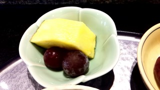 Kyou Sushi - フルーツ　パイナップルと葡萄