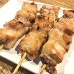 鳥里 - やきとり 3串375yen