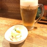 鳥里 - 生はヱビス 400yen＆お通しのポテサラ 250yen