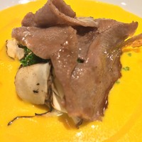 レフェルヴェソンス - 牛たんと茸の南瓜スープ
