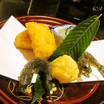 北新地 湯木 - 溜塗り盆