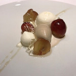 レフェルヴェソンス - 葡萄たちとほうじ茶アイスクリーム、モスカートダスティのジュレ、ベルヴェーヌとブルーチーズのムース、金木犀