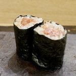 鮨 泰蔵 - トロの海苔巻き