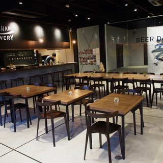 Enjoy an elegant moment at Kaihin Makuhari's spacious brew pub ◎