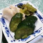 こだまや食堂 - 自家製おしんこのアップ