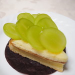 パティスリー ユウ ササゲ - タルト　シャインマスカット