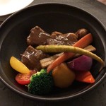 世沙弥 - 和牛の紅焼牛腩(ホンシャオニュウナン)