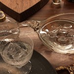 世沙弥 - ガラスの器も高級品