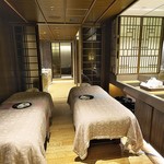 FOUR SEASONS HOTEL KYOTO - 個室のスパはで奥が深く。専用のお風呂あり。