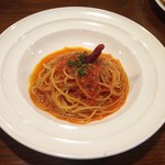 イタリア料理＆バール たんと - ニンニクたっぷりトマトパスタ