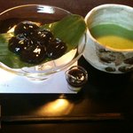茶寮 宝泉 - わらび餅／950円。抹茶／420円