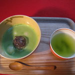 Takahashi - 抹茶ぜんざい。クリーミーな抹茶に白玉とあんこ入り。