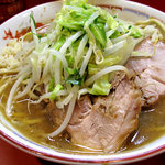 ラーメン二郎 - ラーメン 麺少なめ、ニンニク