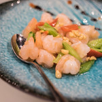 龍昇房 - 【松子明蝦球（えびとまつのみのいためもの）】