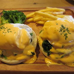 カフェ&レストラン グリーンテーブル - エッグベネディクト