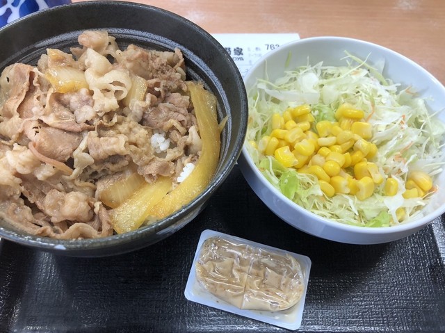 コモサラ有りです コモサラセット 400 By よこときのこ 吉野家