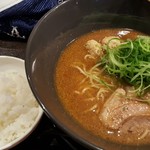 みつか坊主 醸 - 赤味噌ラーメン+らいす