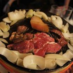 炭火焼ジンギスカン ポッケ - スリッド入りの鉄鍋