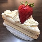 アーモンド洋菓子店 - ショートケーキ