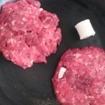 峰屋 - 和牛亀の子も塊肉と牛挽肉と牛脂でパティ成型し牛脂でグリル