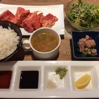 焼肉 The INNOCENT CARVERY 新丸ビル店 - カルビ焼肉ランチ
