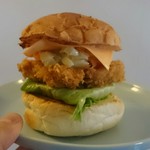 峰屋 - 自家製フィッシュチーズバーガー