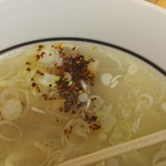 麺や 極 - 唐辛子系調味料入れたら・・・