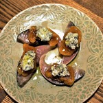 にほん酒と肴 酔音 - 〆鯖とアンポ柿のゴルゴンゾーラのせ　700円