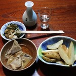 居酒屋おさない - じょっぱり本醸造370円、かすべ似つけ300円、フライドポテト270円