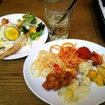 Tavernetta Salvatore - 
            一巡目：サラダ、パスタ、唐揚げ、ポテトフライ、ニョッキ♪