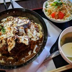 福ちゃん - 手ごねハンバーグ入り焼きカレー¥740+税