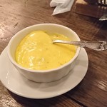 organ - イトヨリダイのポワレに添えられたアイオリソース（にんにくマヨネーズ）