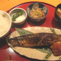 伊豆の旬 やんも 南青山店 - 秋刀魚定食