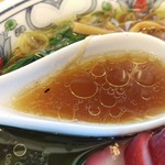 まるえ食堂 - 貝の旨味と醤油の旨味が爆発してる極旨スープ