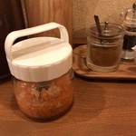 鶏ポタラーメンTHANK - 味変 カレースパイスと自家製ピクルス