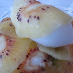 アーリア ディ タクボ - 愛媛産レインボーキウイ、牛乳プリン、ヨーグルトのソルベＵＰ１（11.4月）