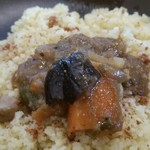 イーマサラ - シチューをクスクスにかけて。