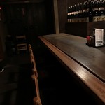 郷土料理 炉ばた 俺ん家 - カウンタです。