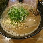 豚骨ラーメンとまぜそば 池めん - 味噌豚骨らーめん830円
